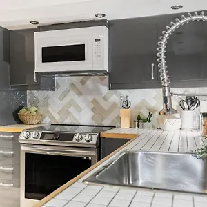Appartement Magnificent 2br Fully Equipped, Montréal